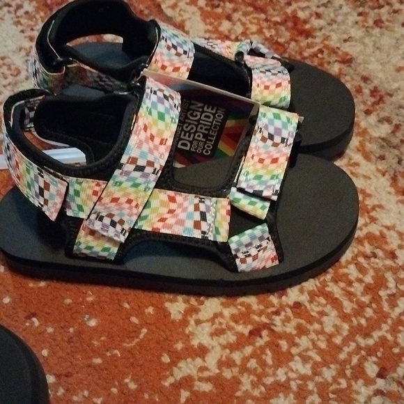 Rainbow sandals with thick black soles from Target NWT - Picture 3 of 7